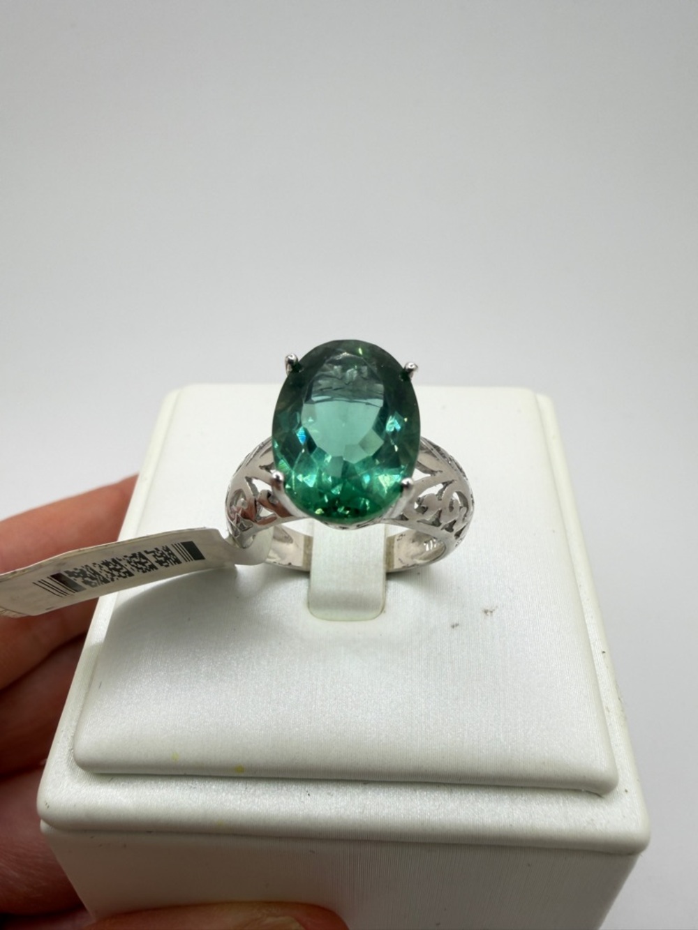 NWT 10x14mm Dyed Green oval cut faceted QUARTZ solitaire in stamped 925 ring!